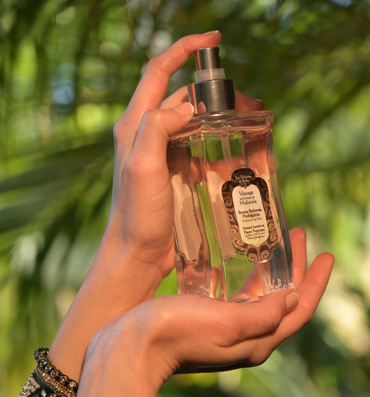 Moisturizing Body Mist – Jasmine & Tropical Flowers – Journey to Malaysia — official lifestyle photograph