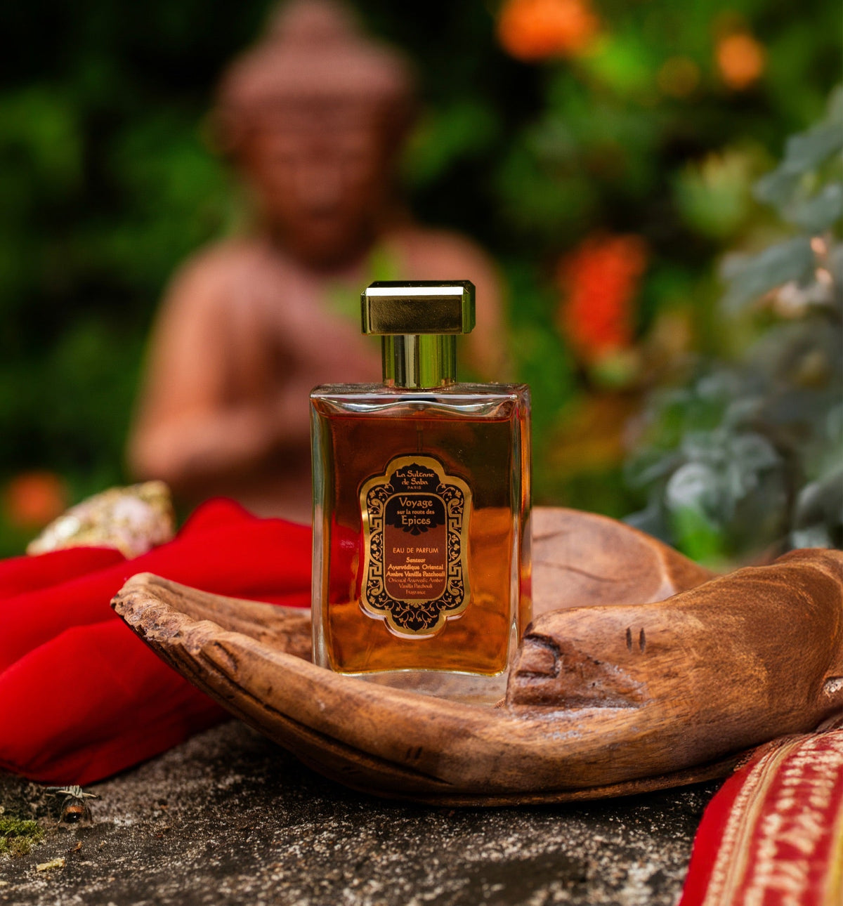 Perfume - Amber Vanilla Patchouli - Journey To the Spices Route — official lifestyle photograph